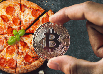 比特幣買比薩不是頭香！社群考古：交易首例是「500枚BTC買圖片」