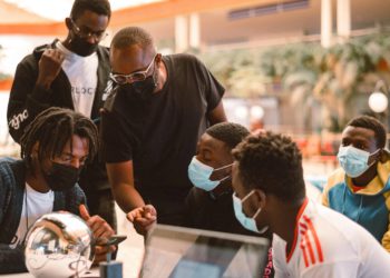 觀點》Worldcoin在低收入國家「假愛心援助」，強迫民眾以0.14鎂賣出個資