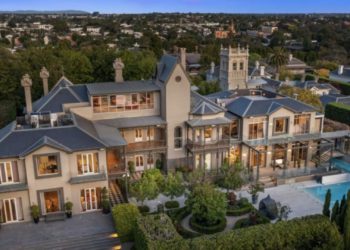 幣圈豪宅對決》MoonPay拿融資買海灘屋，仍輸Curve創辦人千坪莊園