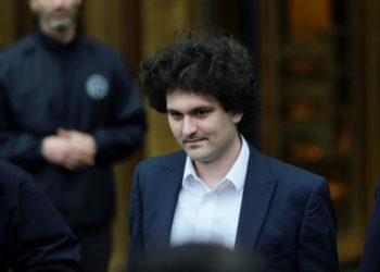 SBF挪用7億鎂贊助「希拉蕊前特助」，FTX 提告要討：已侵占客戶資金