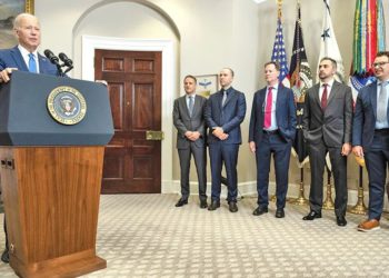 拜登對AI國安危機演講全文：與科技「七武海」Google、OpenAI、微軟..達成承諾