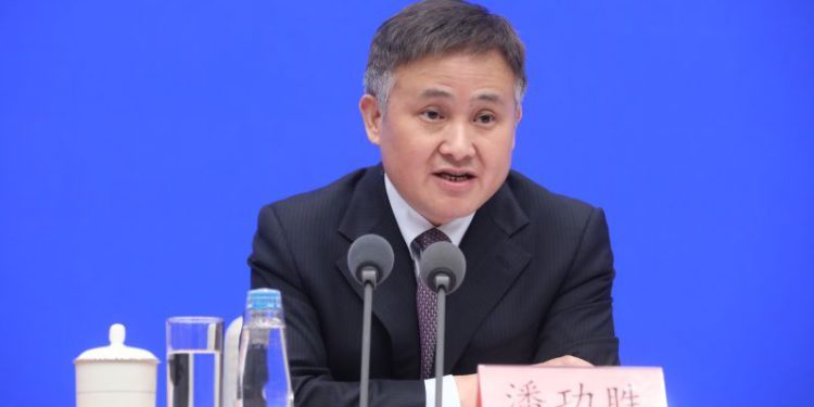 中國加密禁令無解？潘功勝出任央行長呼聲高，曾批比特幣「必成屍體」