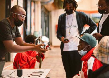 深度｜Worldcoin為何要掃描虹膜？45萬個早期測試者淪為實驗資料？