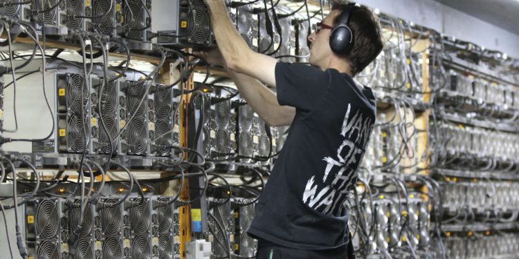 im-433853 | 動區動趨-最具影響力的區塊鏈新聞媒體 比特幣挖礦報告》算力創歷史新高、減半後「要漲到5萬鎂」才能營利