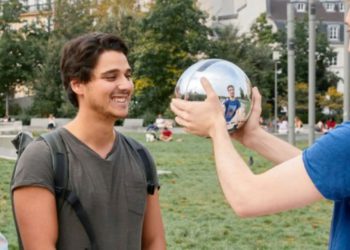 法國調查Worldcoin指「搜集生物資料」行為可疑；官方公布26個合約漏洞回應