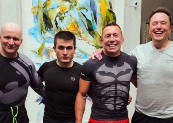 馬斯克鐵籠戰「巨巨教練」曝光！次中量級之神 GSP、傳奇柔術家 John Danaher..