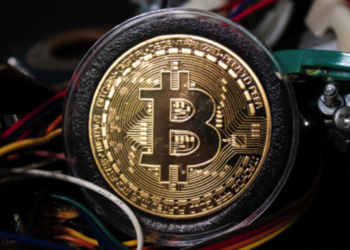 比特幣挖礦收入「近歷史低點」，分析師：熊市底部訊號、或將推出新礦機