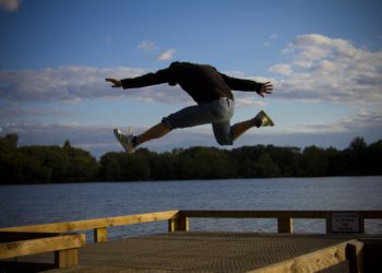 從AI的自主，至DAO的自治，自主世界該如何發展？