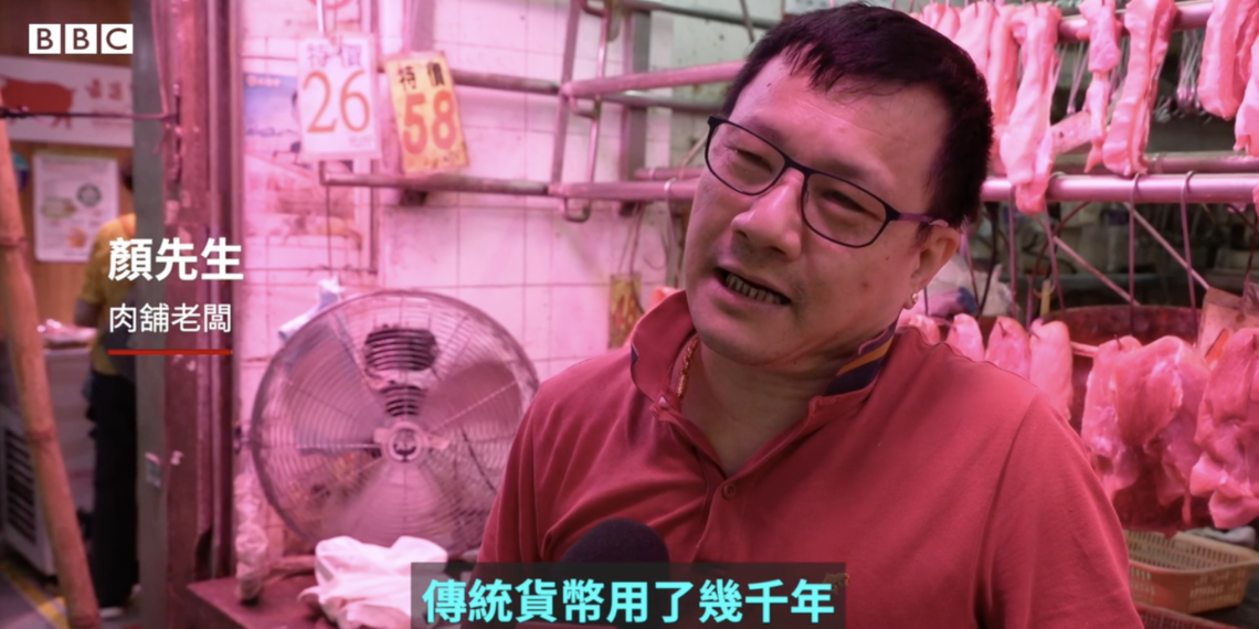 香港能否邁入「無現金交易」？聽聽市民、商家怎麼說…