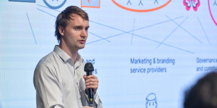 MakerDAO預防性封鎖美國！創辦人談「監管防彈衣」開酸：看看日韓加密創新…