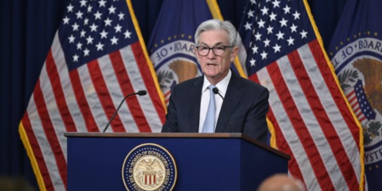 比特幣衝破2.7萬！聯準會本週FOMC會議不升息機率達99％