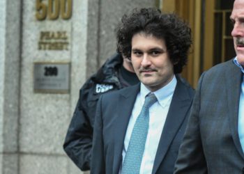 世紀審判》SBF被要求「不准甩鍋FTX前律所」，法官傳喚客戶、投資人和前高管對質