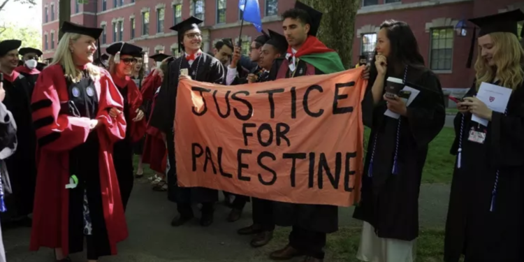 為何哈佛大學生挺巴勒斯坦「斷前途」？Google、Meta、蘋果、高盛、迪士尼..創辦人都是猶太裔