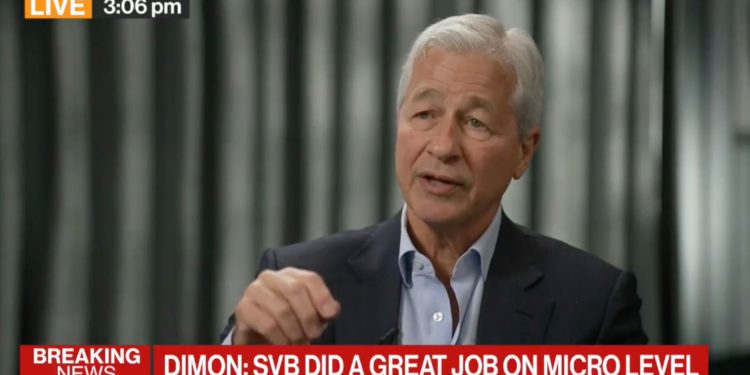 bloomberg | 動區動趨-最具影響力的區塊鏈新聞媒體 摩根大通公開:已用AI做股票對沖!不僅是幫手,可能取代人類