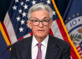 SEC主席鮑爾放鷹嚇倒美股：必要時將「毫不猶豫升息」四大指數全收黑