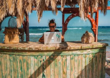 「數位遊民簽證」全攻略：超過40國、遍布5大洲的數位簽證申辦方法