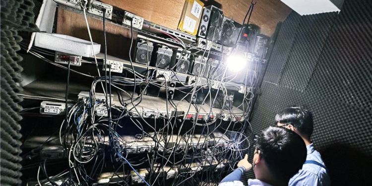 鄰居喊地板燙！台中比特幣礦場「裸線偷電7千萬元」，醫美闆娘暗槓27枚BTC
