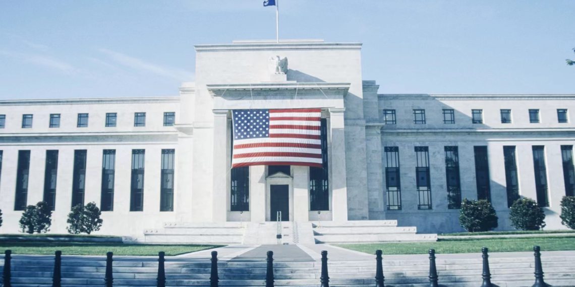 美國 | 動區動趨-最具影響力的區塊鏈新聞媒體 聯準會「11月不升息」比特幣衝破3.5萬、以太坊攀高1850;鮑爾決策重點一次看