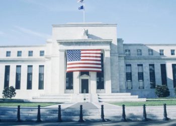 聯準會「11月不升息」比特幣衝破3.5萬、以太坊攀高1850；鮑爾決策重點一次看