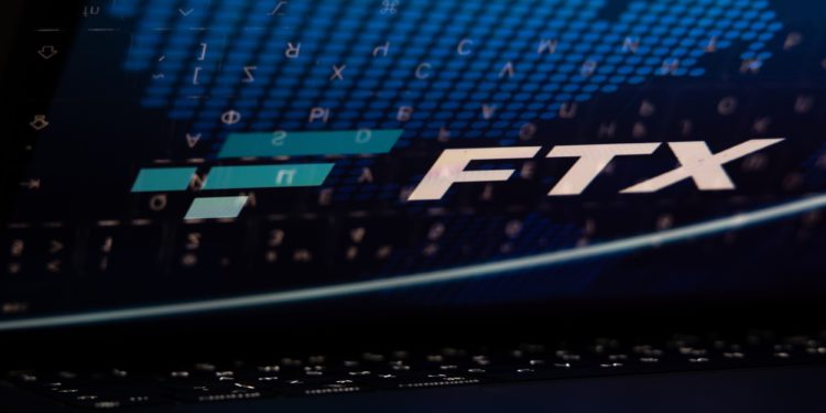 美國稅局追殺 FTX「240億鎂欠稅」，律師團批荒謬、警告用戶還款將延期