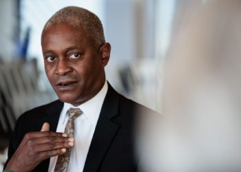 聯準會官員脫口「2024秋季開始降息」！紐約聯儲行長潑冷水：現在談太早