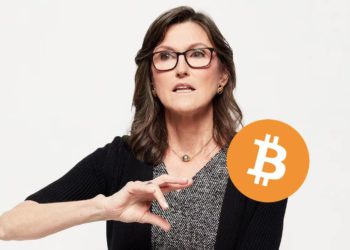 女股神 25% 身家「押注BTC」：現貨ETF推動比特幣2030衝上150萬美元