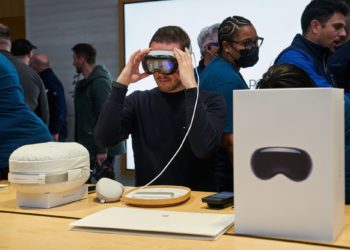 彭博揭蘋果「Vision Pro退貨」五大致命原因：第二代至少再等18個月