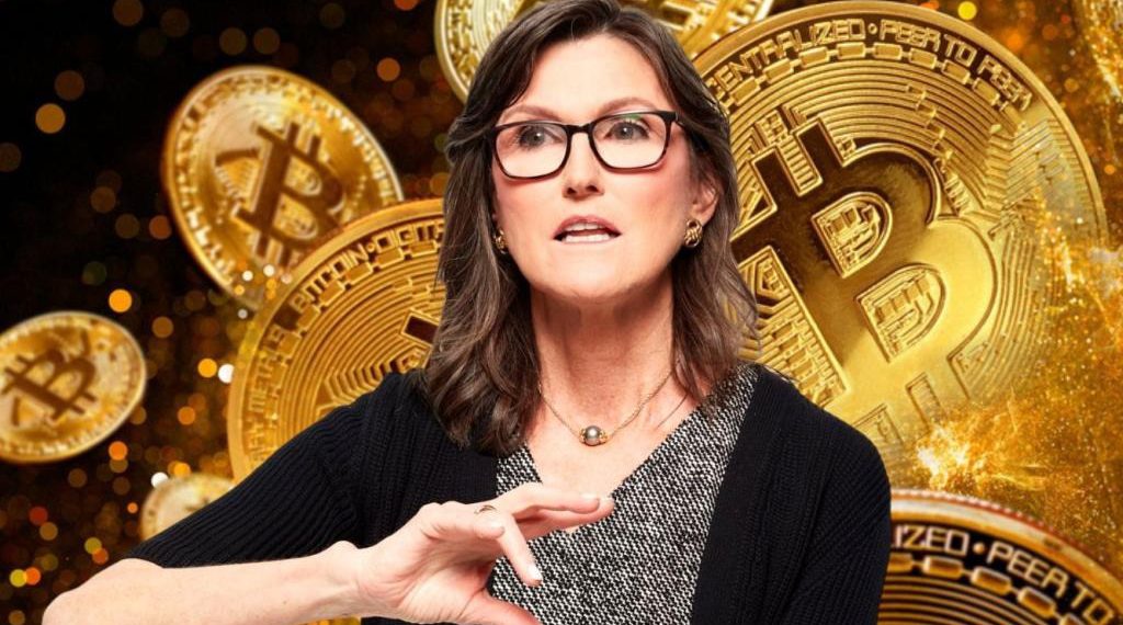 方舟女股神：比特幣正在「取代黃金」，銀行危機將證明BTC避險特質