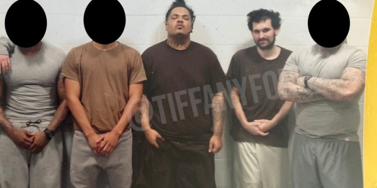 SBF獄中照片曝光！瘦一大圈、滿臉落腮鬍，黑幫獄友：他不愛洗澡