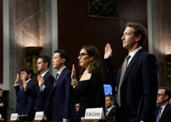 社群平台五天王（Meta、X、TikTok..）出席美國聽證會遭轟「手染鮮血」，祖克柏當場致歉