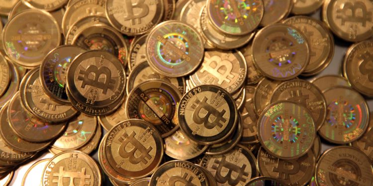 | 動區動趨-最具影響力的區塊鏈新聞媒體 經濟學人預言:比特幣不會消失!現貨ETF問世後,未來幣價走勢將趨緩、穩定