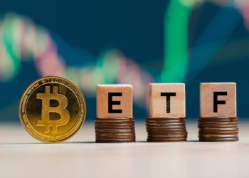比特幣現貨ETF三天淨流出7.4億美元，BTC拋售潮結束了？