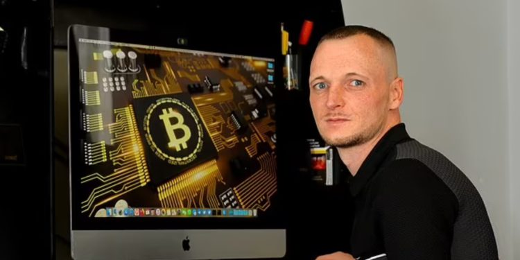 | 動區動趨-最具影響力的區塊鏈新聞媒體 7500枚比特幣當垃圾丟了!英絕望男提起訴訟,盼開挖垃圾場