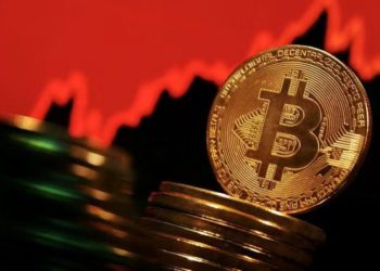 RSI、均線顯示比特幣「嚴重超買」，分析師：現在進場BTC要小心