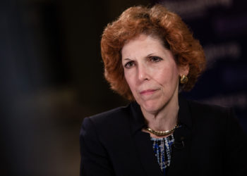 Fed喊「5月不降息」引美股崩盤、比特幣跌破6.5萬鎂