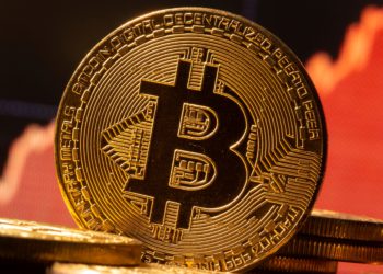 比特幣總市值超越「全球四大銀行」總和！BTC 市值破 1.36 兆美元、重返 69,000