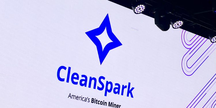 | 動區動趨-最具影響力的區塊鏈新聞媒體 拜登下令拆除「中資比特幣礦場」:太接近核武基地!美國礦企CleanSpark能成功接手?