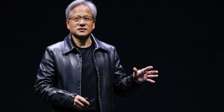 NVIDIA陷美國AI反壟斷調查、黃仁勳擬賣7億美元輝達持股，盤中閃崩6%