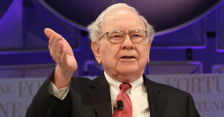 巴菲特嚇出心臟病！波克夏股價「崩跌99.9%」紐交所出包，投資人：搶到賺翻