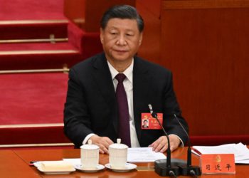 中國傳出「退薪潮」擴及公募基金員工，須繳回高薪溢額、響應共同富裕