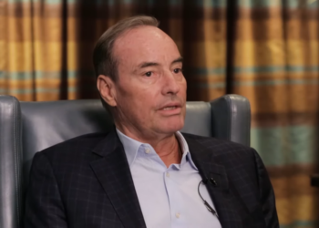 華爾街大空頭：美股將迎史詩級暴跌、Nvidia會蒸發98％！觸底後該買比特幣