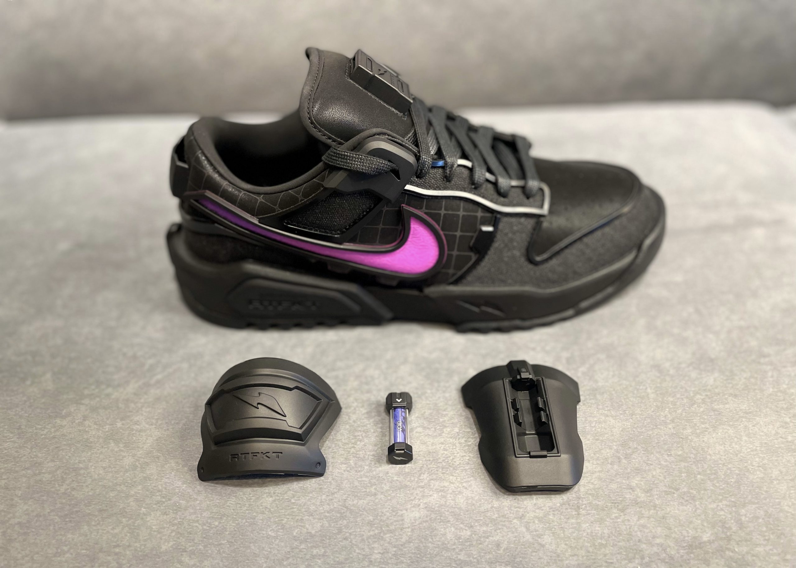 《幣圈潮鞋開箱》RTFKT x Nike Dunk Genesis 滿載賽博龐克風、可拆配件…網友評價曝光
