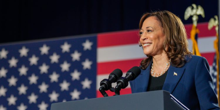 不裝了，賀錦麗抨擊「比特幣是犯罪者的錢」？迷因幣KAMA三個月飆漲100倍