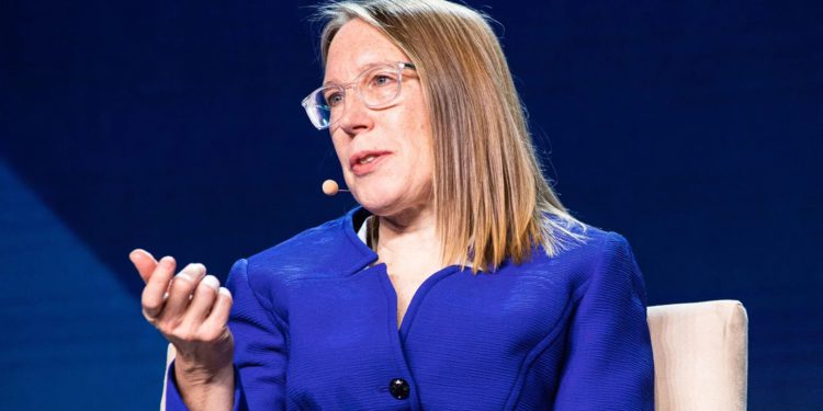 加密老媽Hester Peirce：以太坊ETF仍有望加入質押、若出任SEC主席會確保Web3產業活力