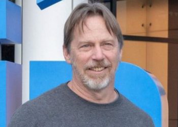 比輝達GPU效率更高又便宜？晶片大神 Jim Keller 曝光設計關鍵：捨棄HBM