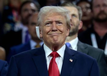 川普爆炸性宣言：11月大選前「不該降息」！鮑爾不會被炒、將發行第四個NFT系列