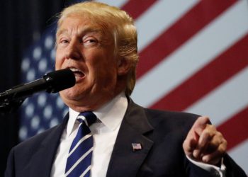 川普不滿：台灣搶走美國晶片100%業務「該交保護費」台積電應聲下挫，他在打什麼主意？