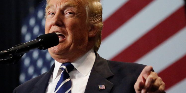 川普不滿：台灣搶走美國晶片100%業務「該交保護費」台積電應聲下挫，他在打什麼主意？