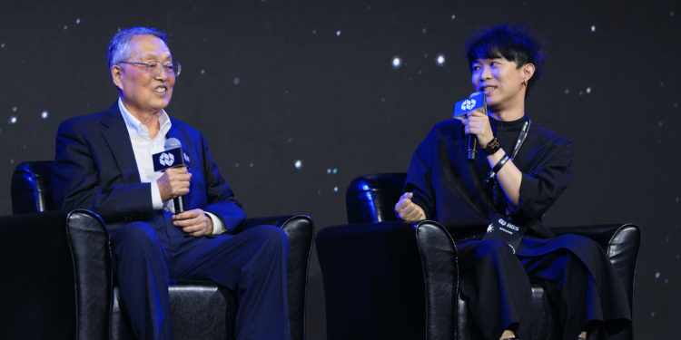 阿南德來台ABS重大預測！2025年大地震、3月政治風暴..「有靈性的台灣人請聽我建議」