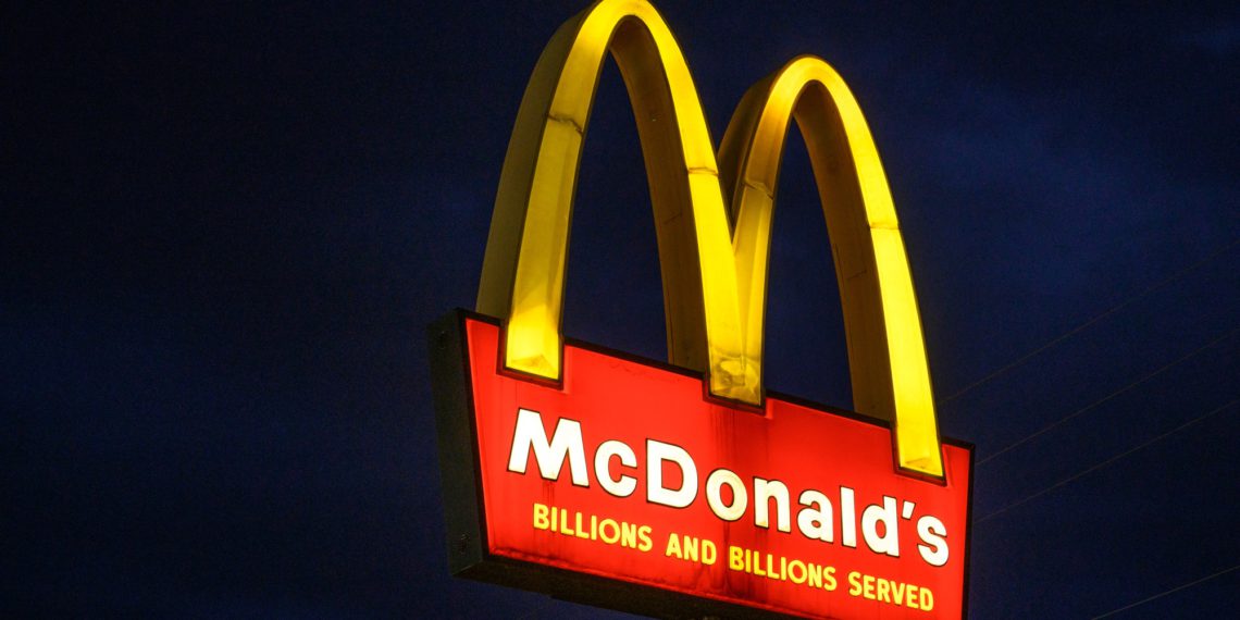 麥當勞也貴到吃不起？淨利大減12%，推出5美元「窮鬼餐」救業績
